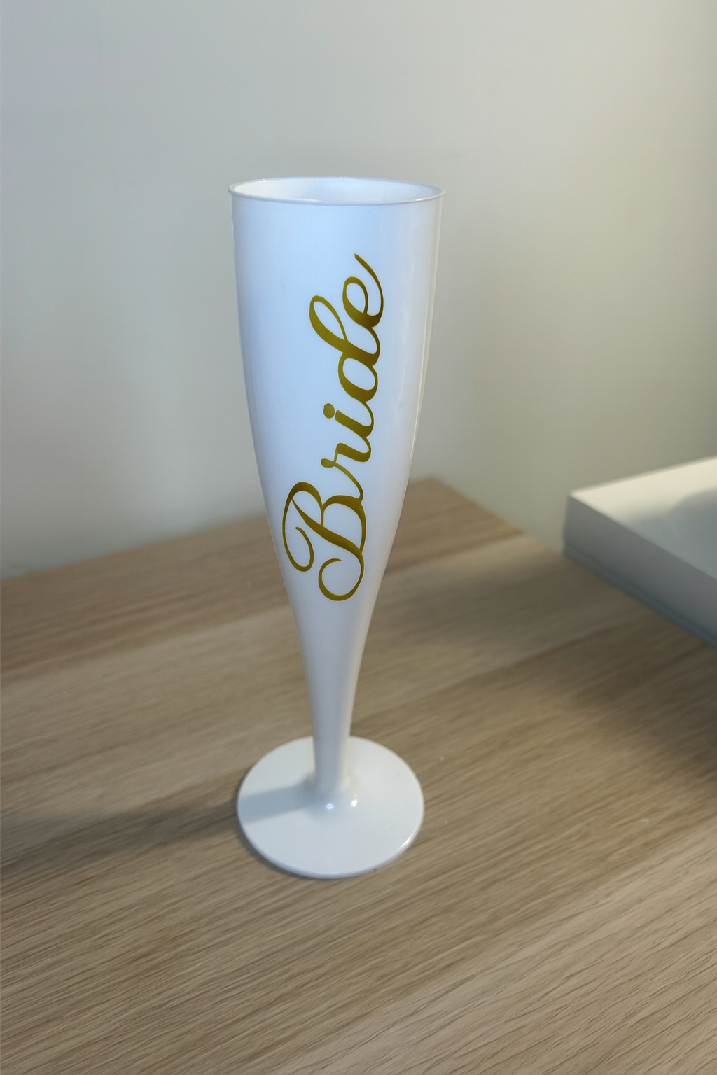 Personalised Bride & Bridesmaid Champagne Flutes – Hen Party