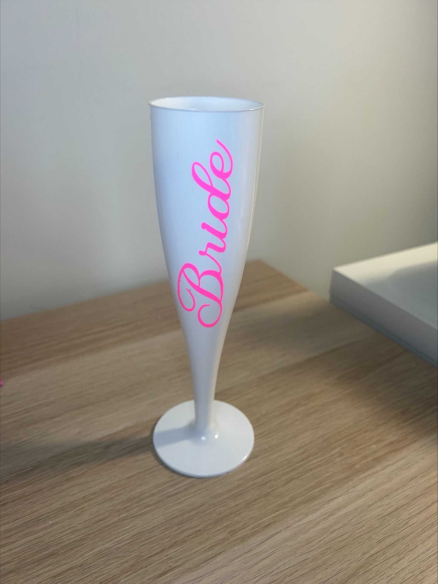 Personalised Bride & Bridesmaid Champagne Flutes – Hen Party